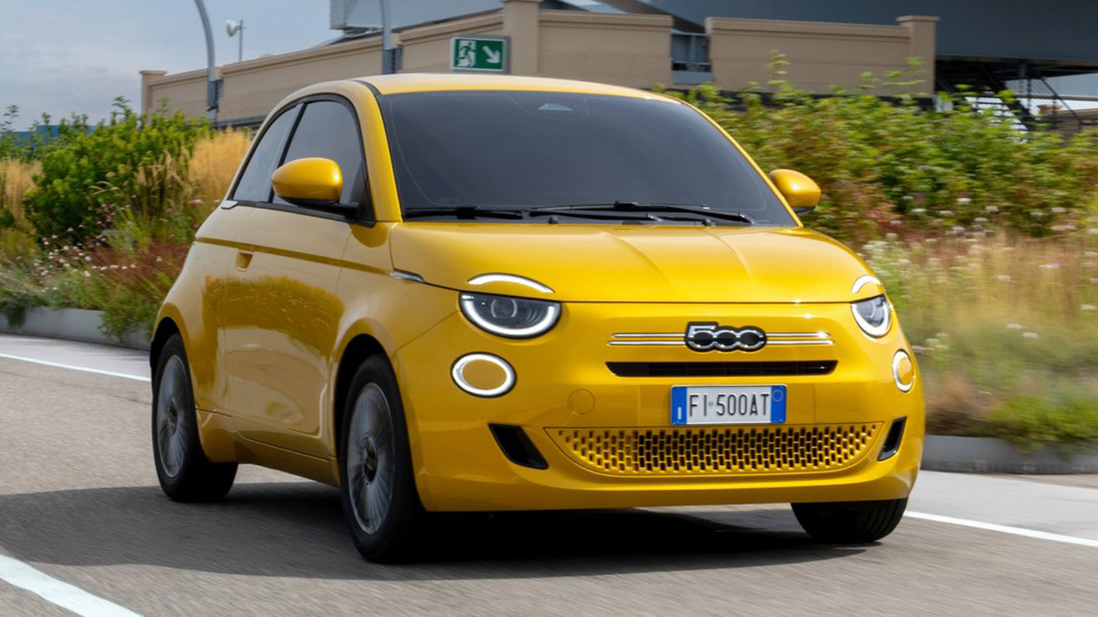 Fiat 500 Hybrid: Σε νέες, χαμηλότερες τιμές στην Ελλάδα   
